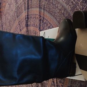 Leather Upper Boots Size 9 1/2 W MARKON SHELLY